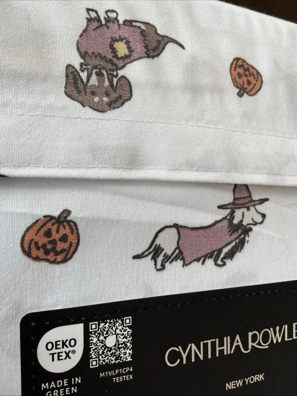 Cynthia Rowley Dachshund Dogs Halloween Costume Full Sheet Set 4 Piece NEW
